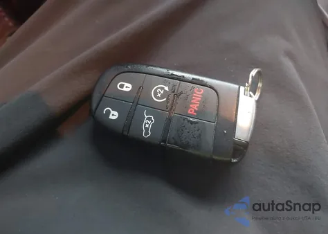 2015 Jeep Grand Cherokee Overland z USA, uszkodzony, nr VIN 1C4RJFCG8FC862079